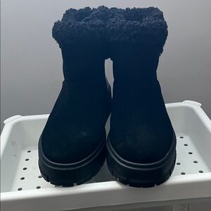 Black Suede Boots with Fur Lining